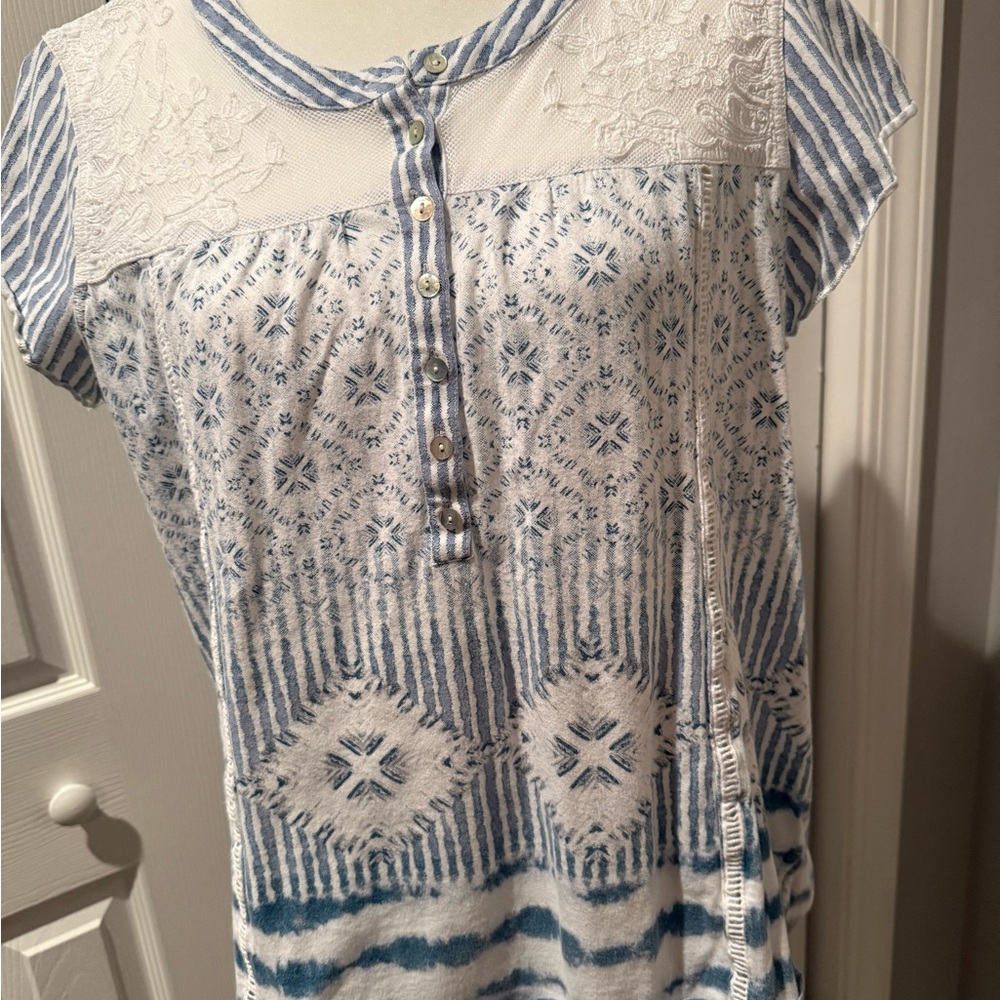 Sundance Blue and White Patterned Top